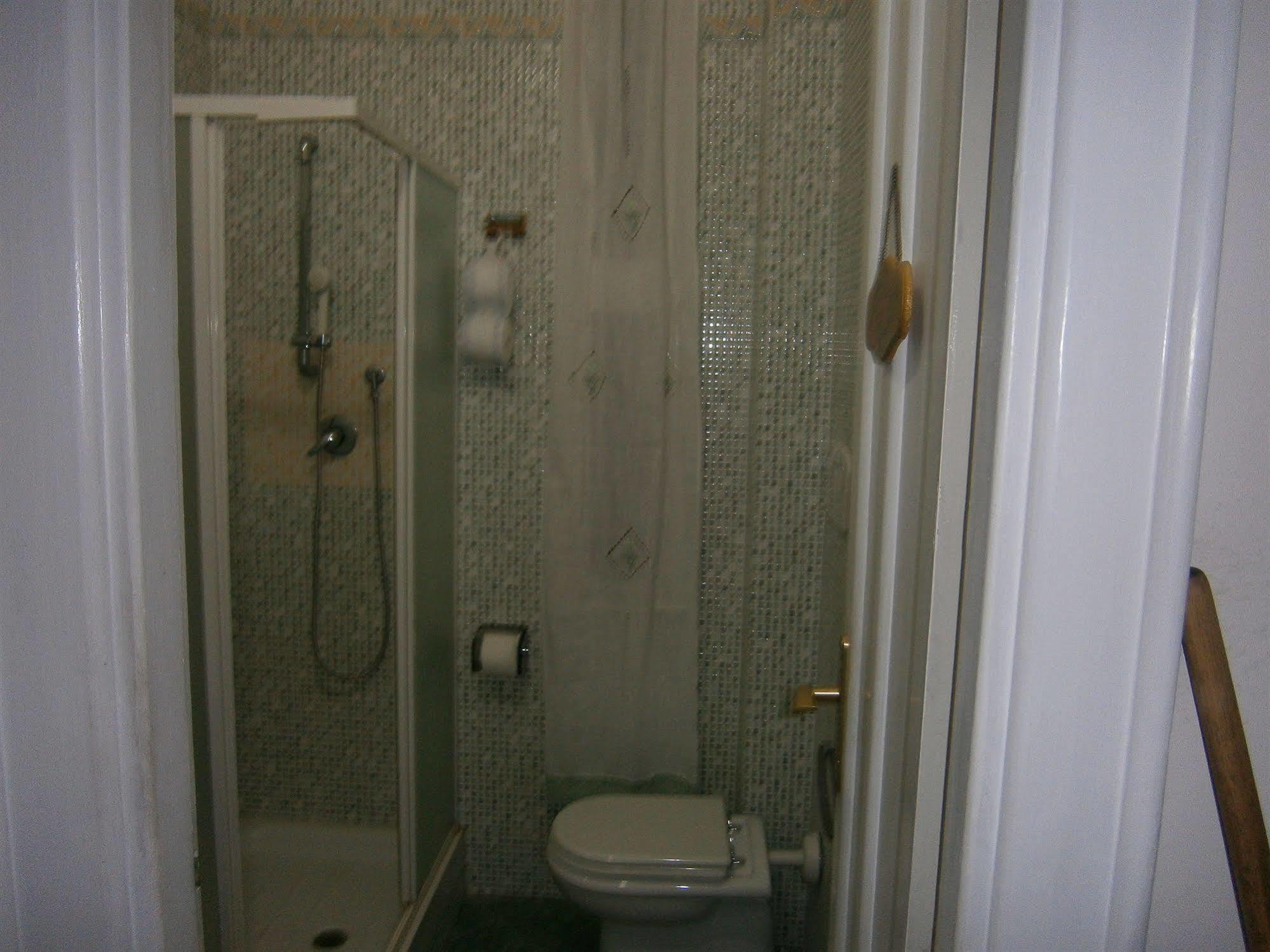 Hotel Lucky House à Rome Extérieur photo