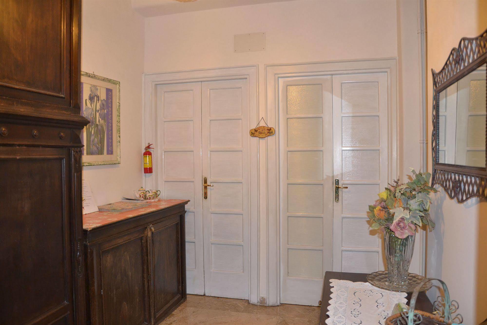 Hotel Lucky House à Rome Extérieur photo