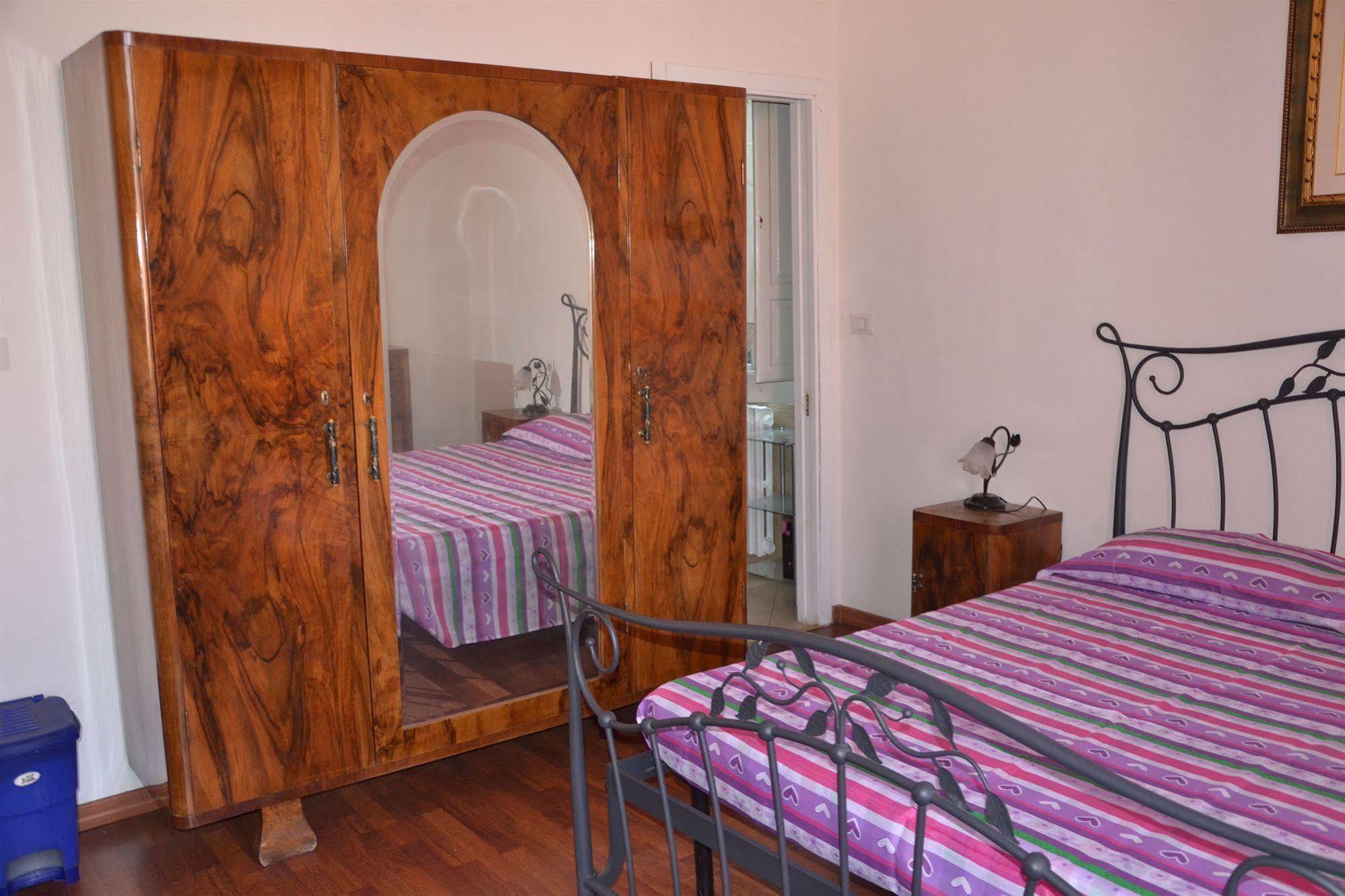 Hotel Lucky House à Rome Extérieur photo