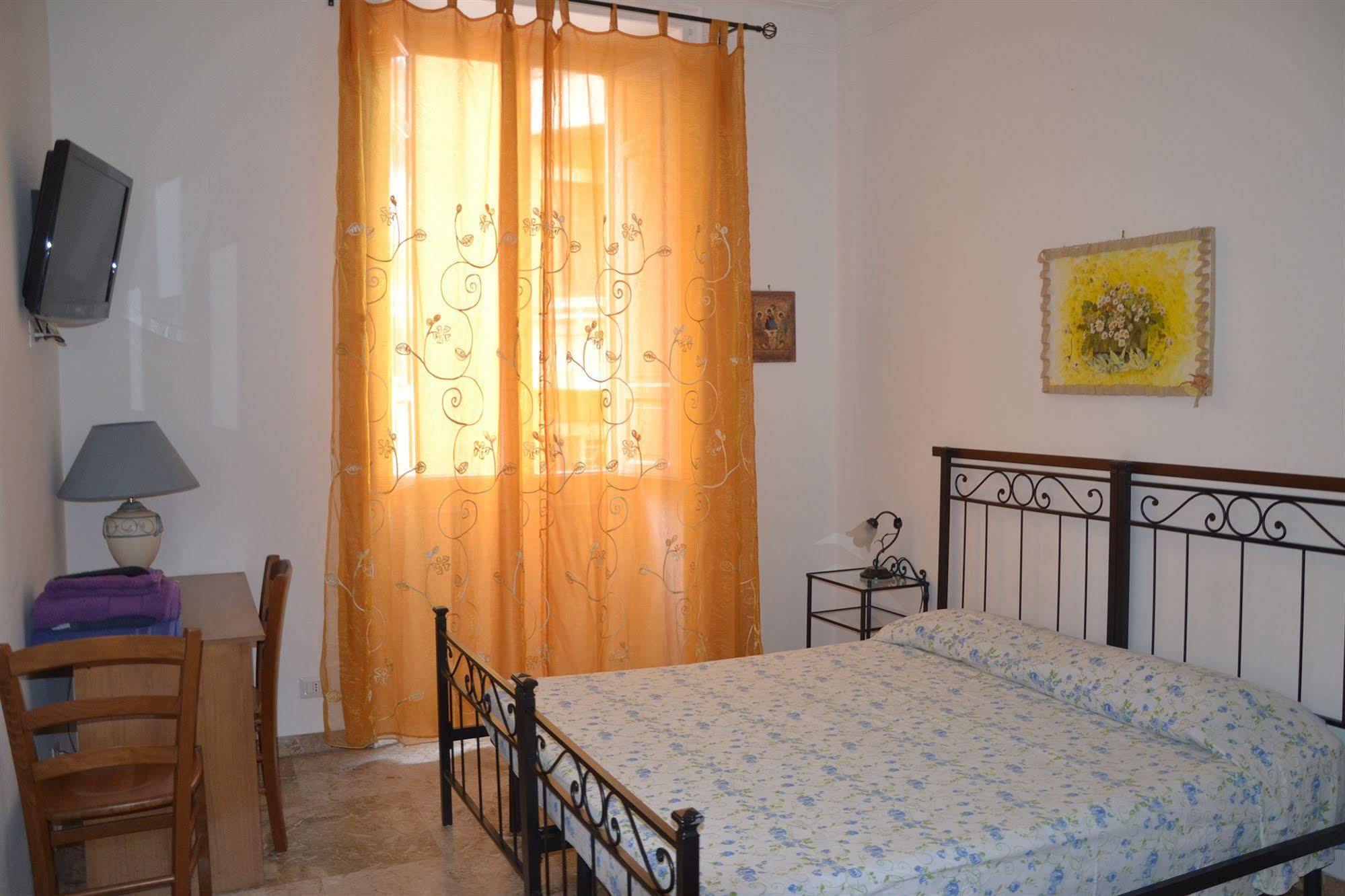 Hotel Lucky House à Rome Extérieur photo